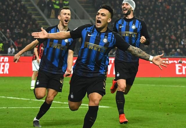 混团世界杯，孙颖莎真的好，把吉祥物送给了小妹妹，期待她的下次比赛