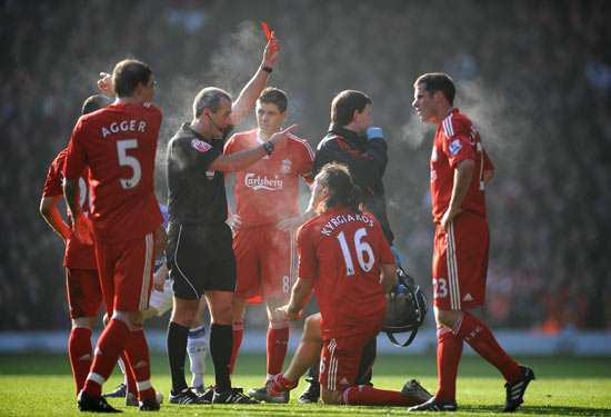 武汉女足于明天凌晨出战女冠杯，若取胜将在半决赛面对阿森纳（武汉女足明晨出战女冠杯，若告捷半决赛迎战阿森纳）