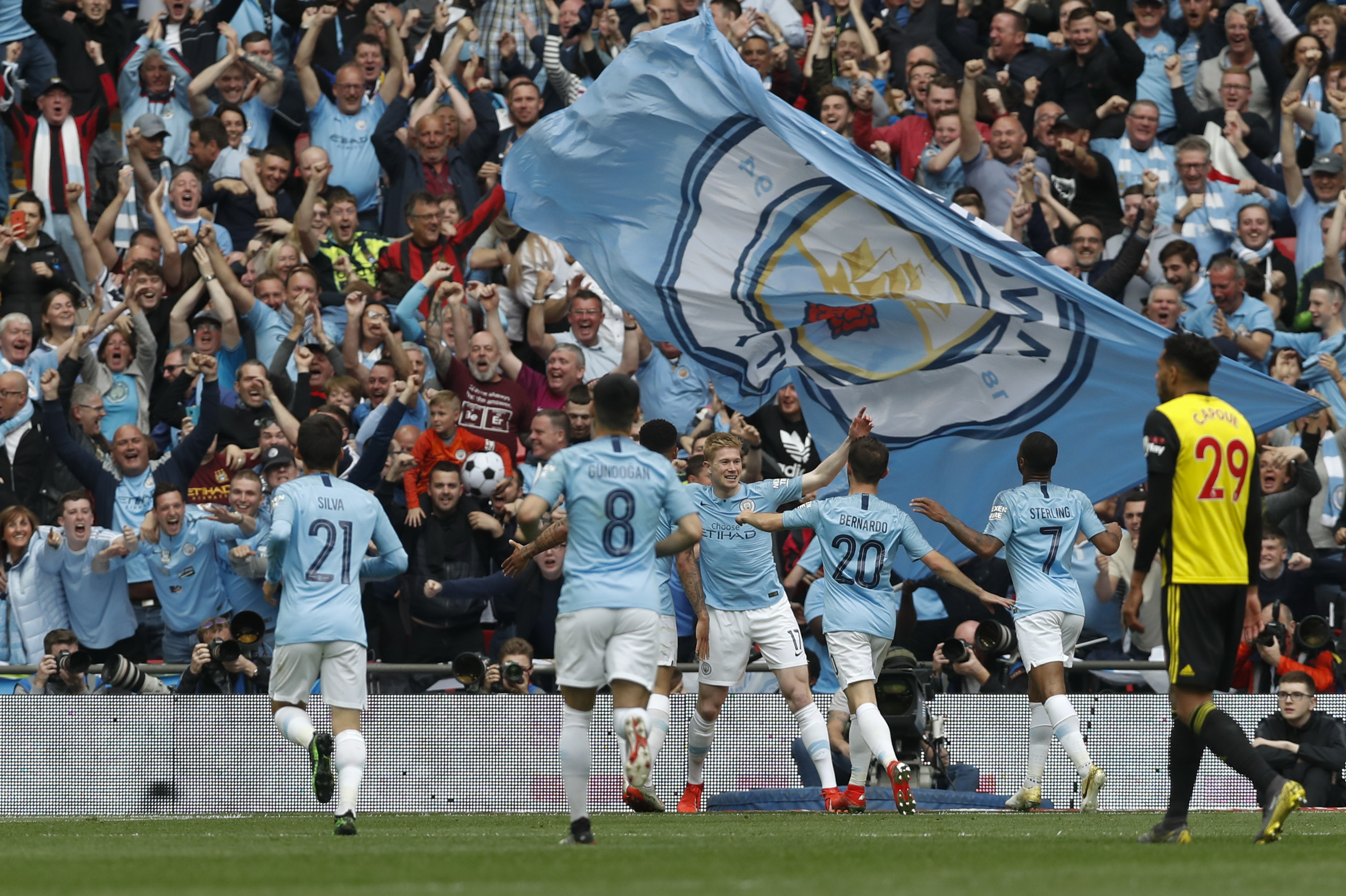 孙继海：邵佳一是现阶段适合担任国足主帅的人