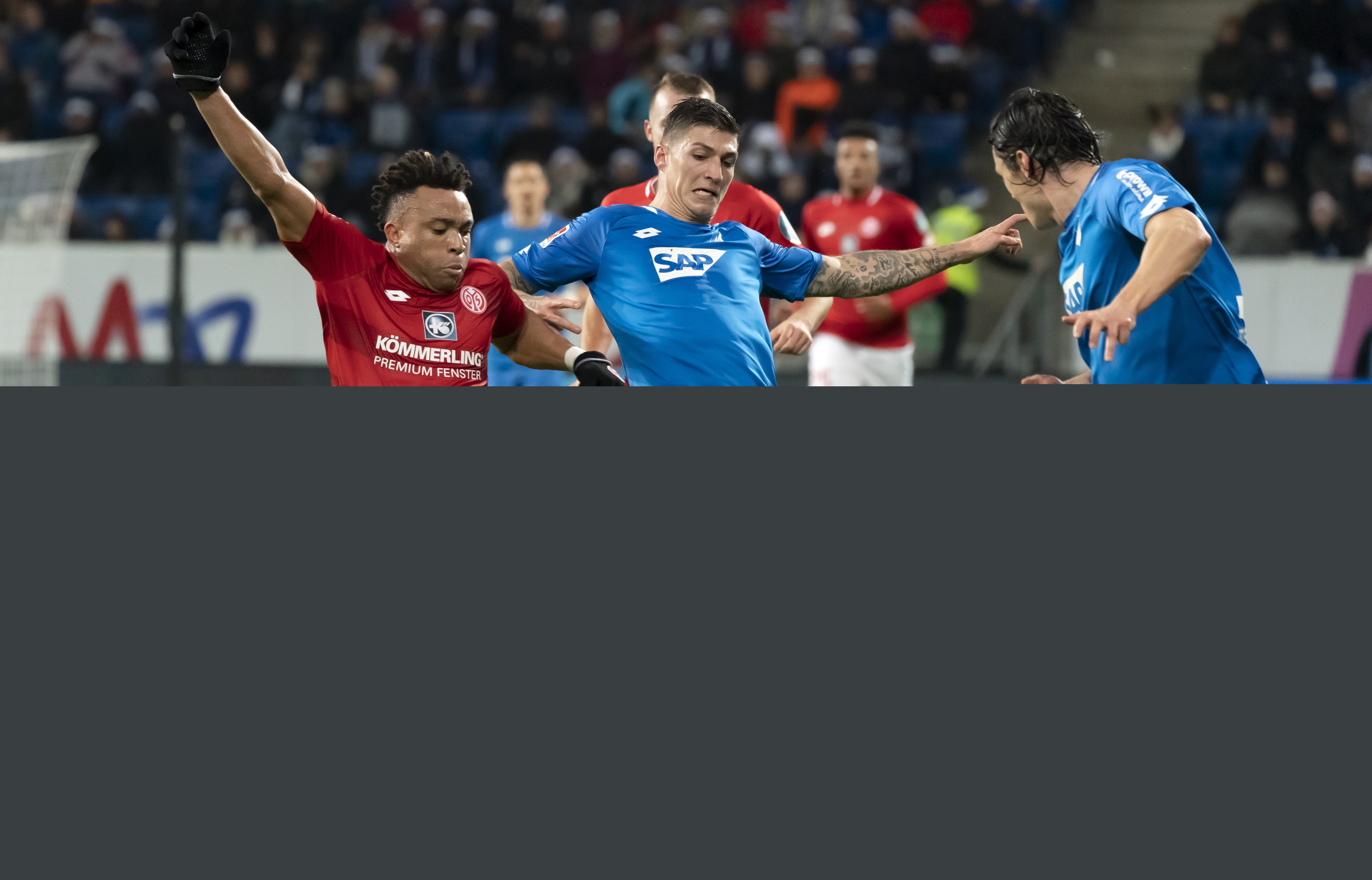 菲尔-琼斯谈马奎尔传中：我不知道他有这种能力，没在训练中见过（菲尔-琼斯评马奎尔传中：训练从未见过，没想到他还有这手）