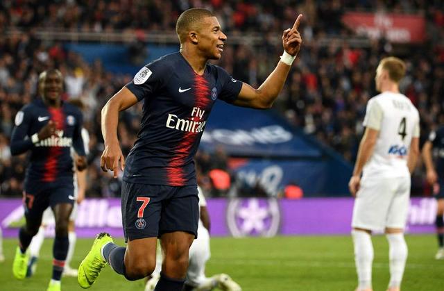 瓦拉内：现在的足球比赛太多了；未来可能会回皇马任职